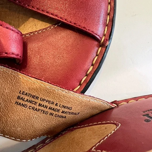 Born Red Leather Cushioned Wedge with Toe Strap Sandals Size 8 - Picture 6 of 15